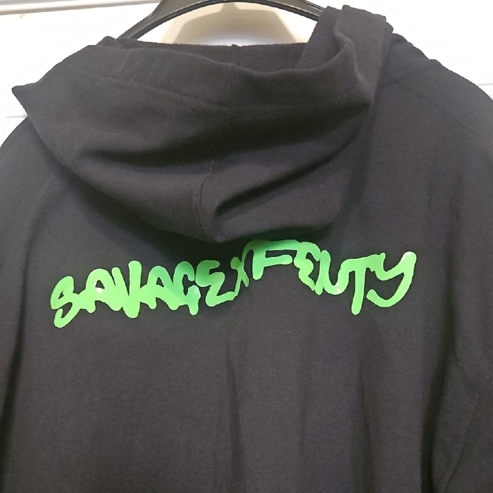 Savage X Fenty Womens Black Robe with Green Logo - Picture 8 of 8